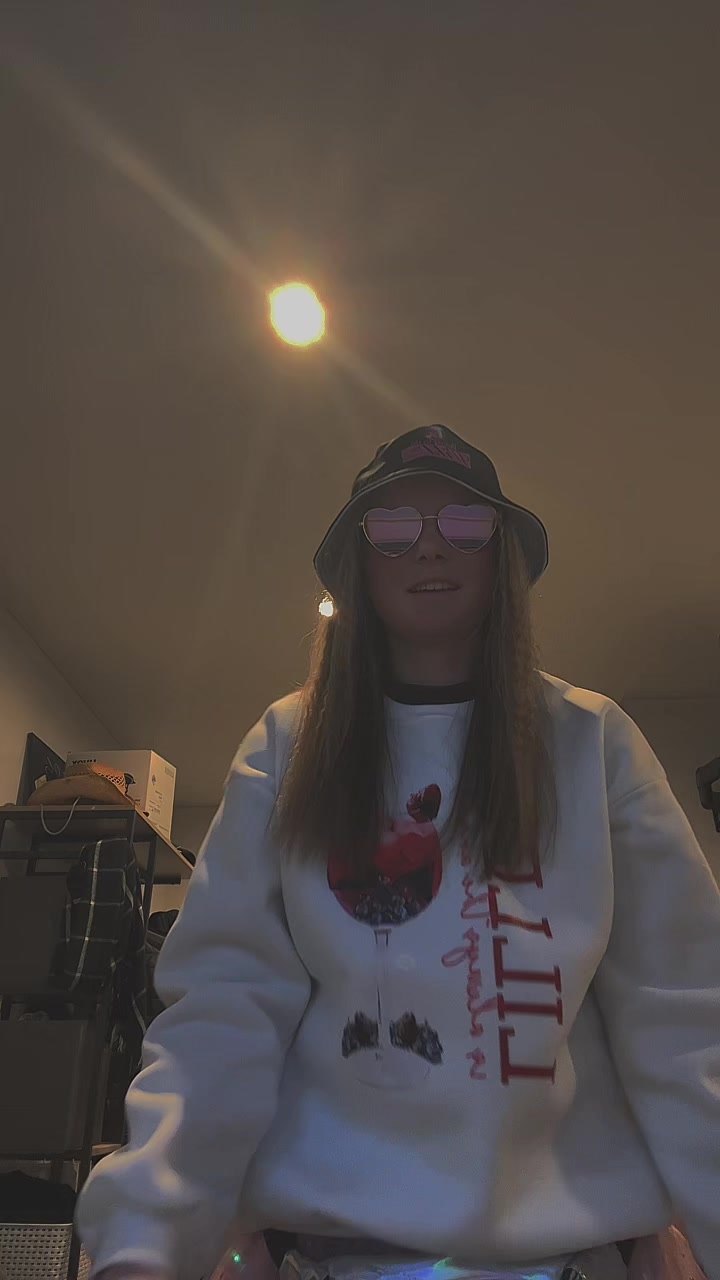 @Lena.pltdr