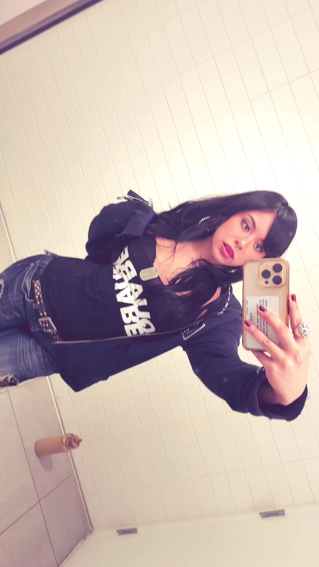 @christi&ntilde;a