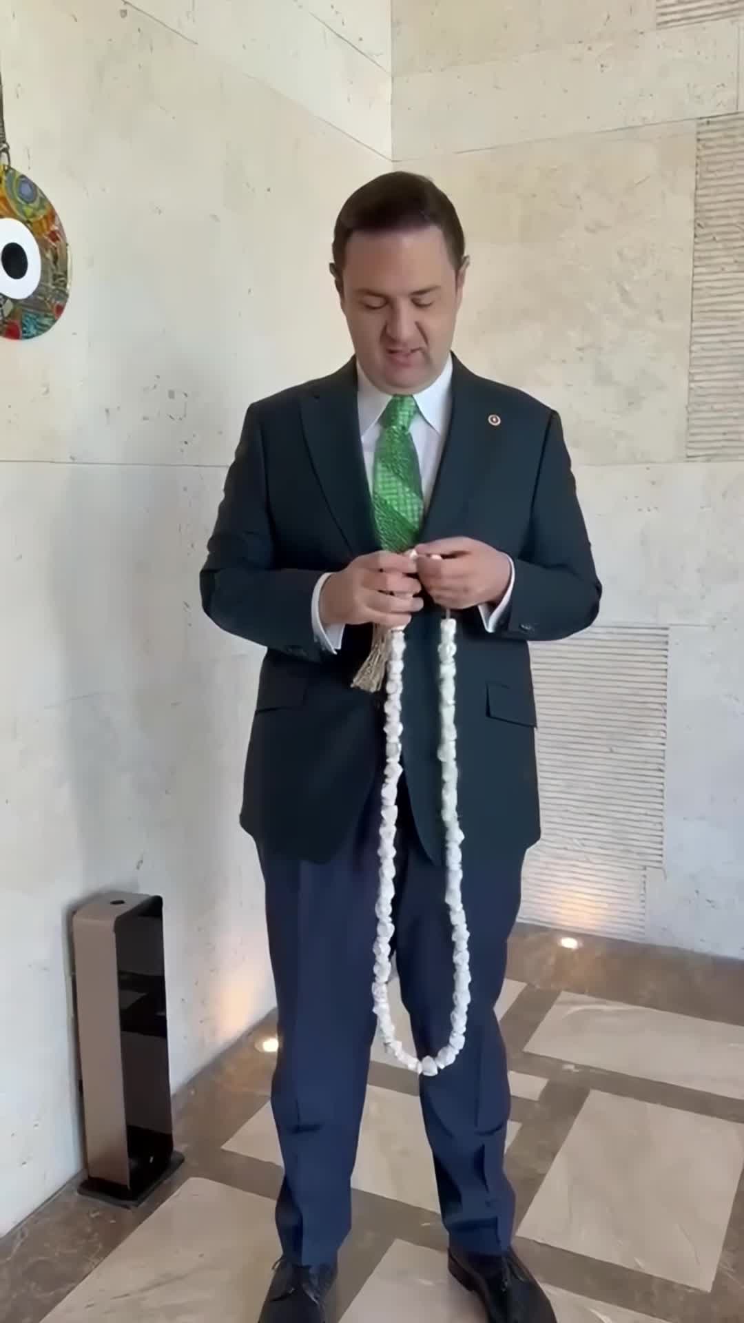 @Siyasetvar