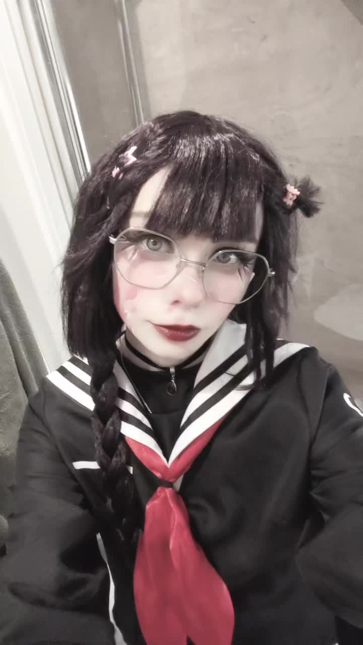 @Cosplayer