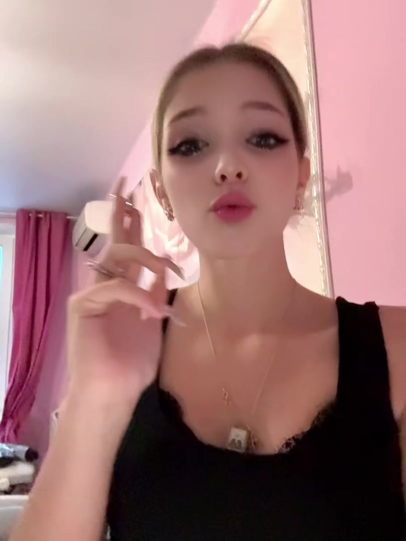 @lili18