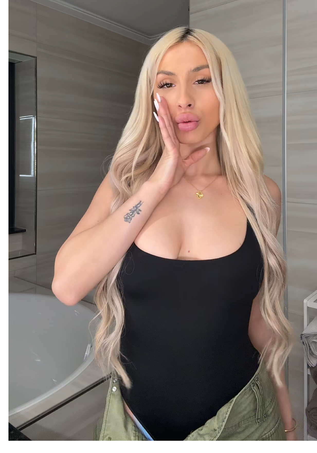 @Vazzzle