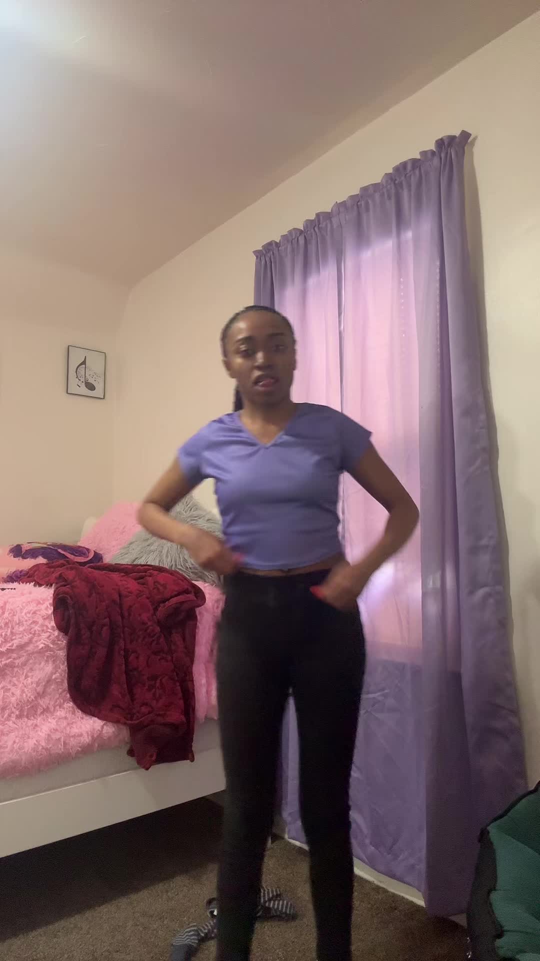 @QueenBoogz