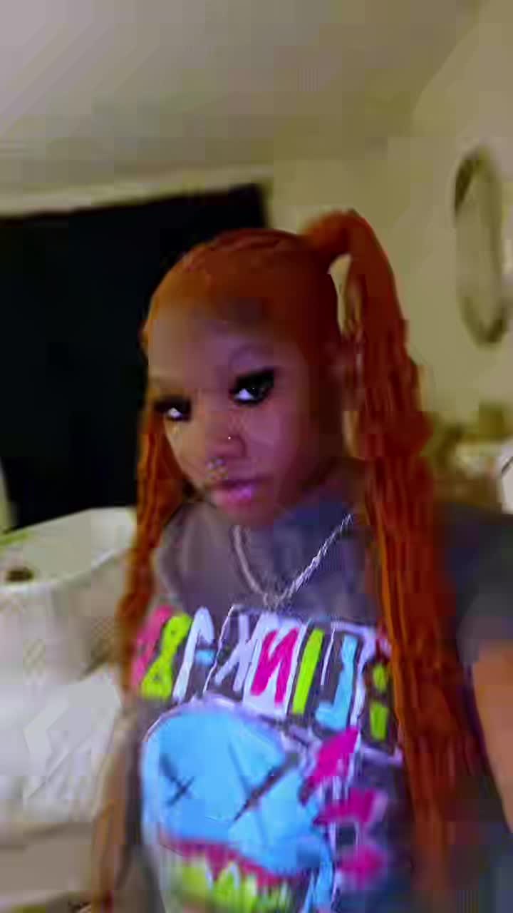 @🫦