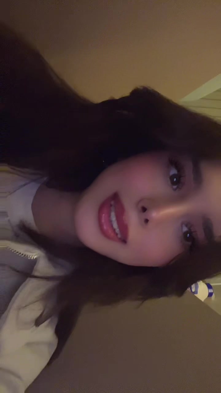 @NUR🪭🐚🌊🐬