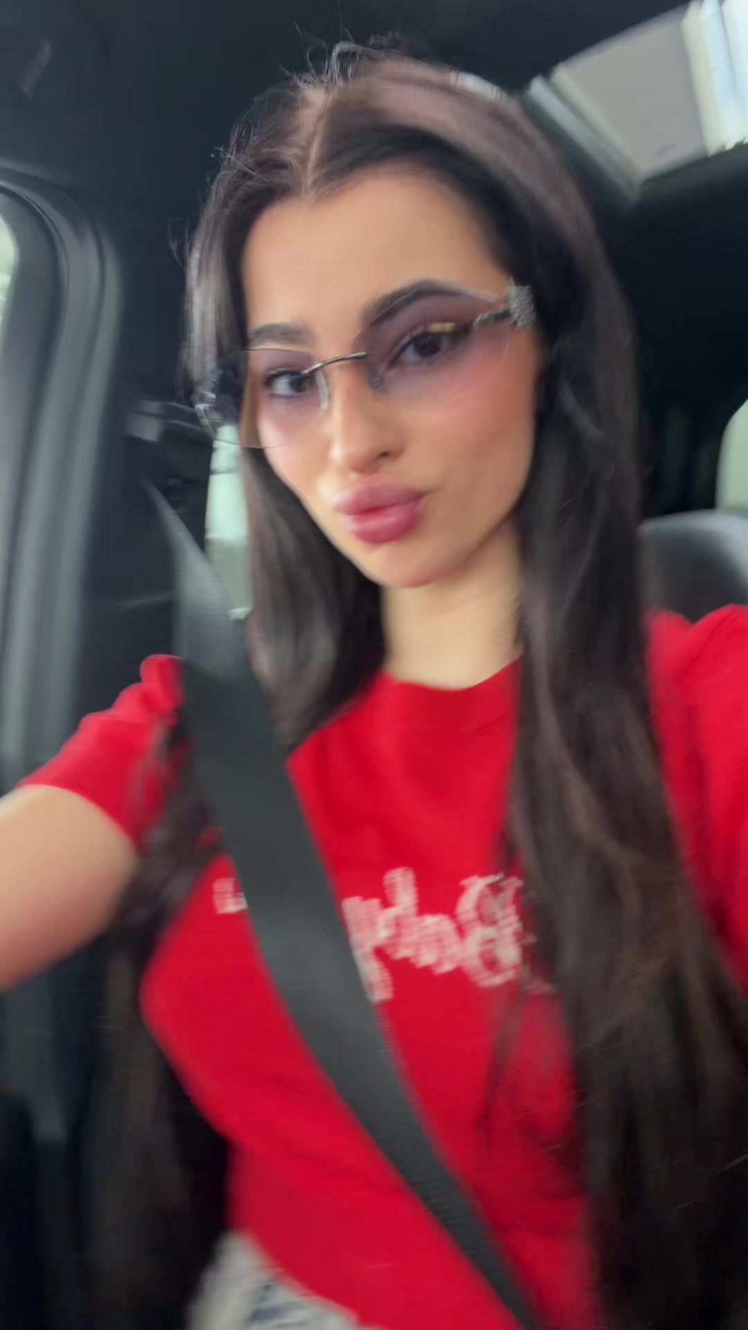 @Katee_v_