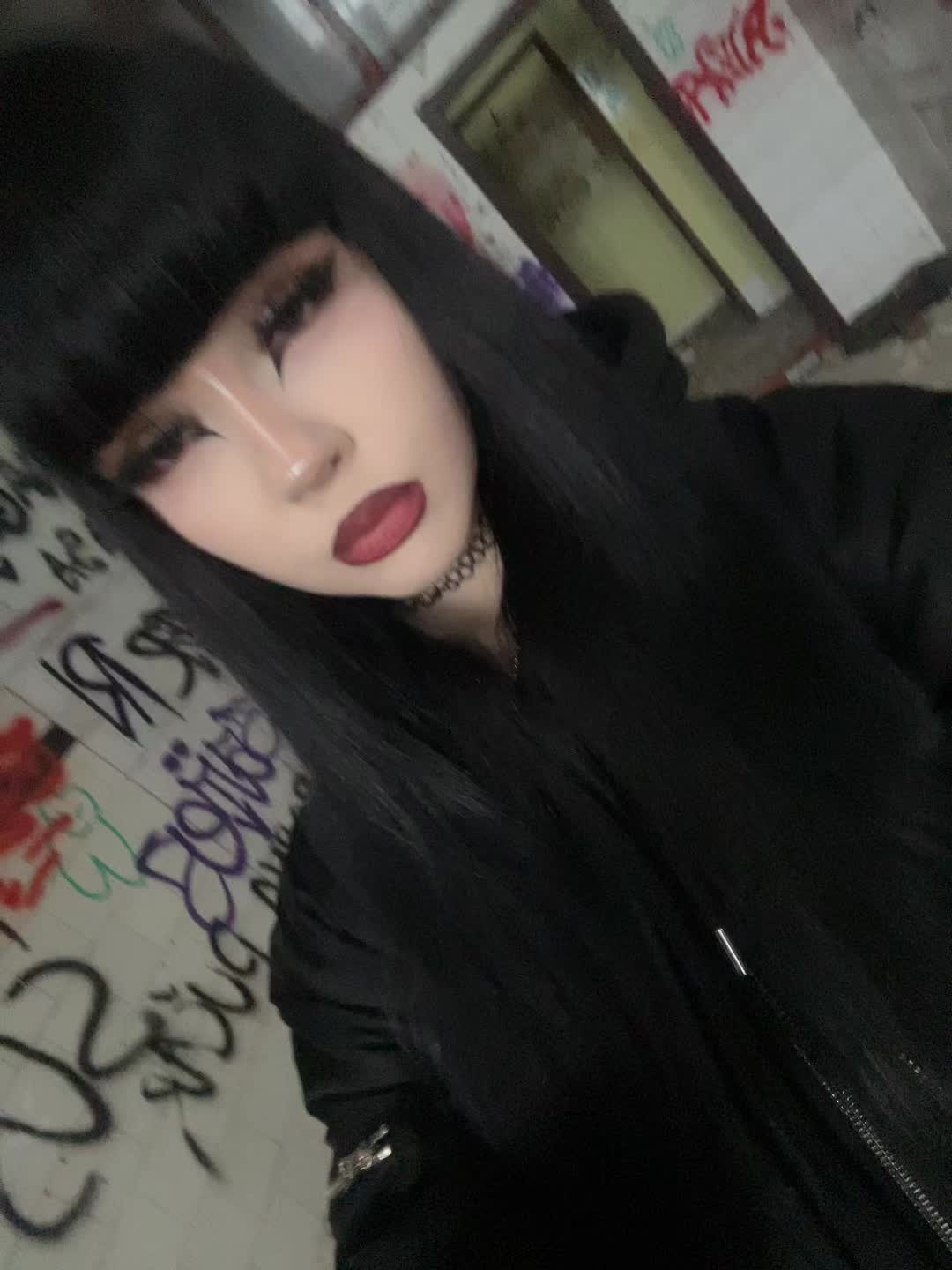 @Ava