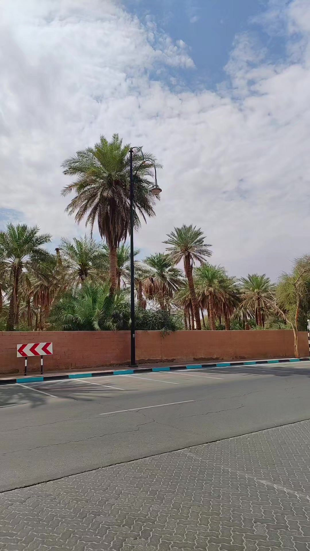 @Life iS better iN Green 🇦🇪