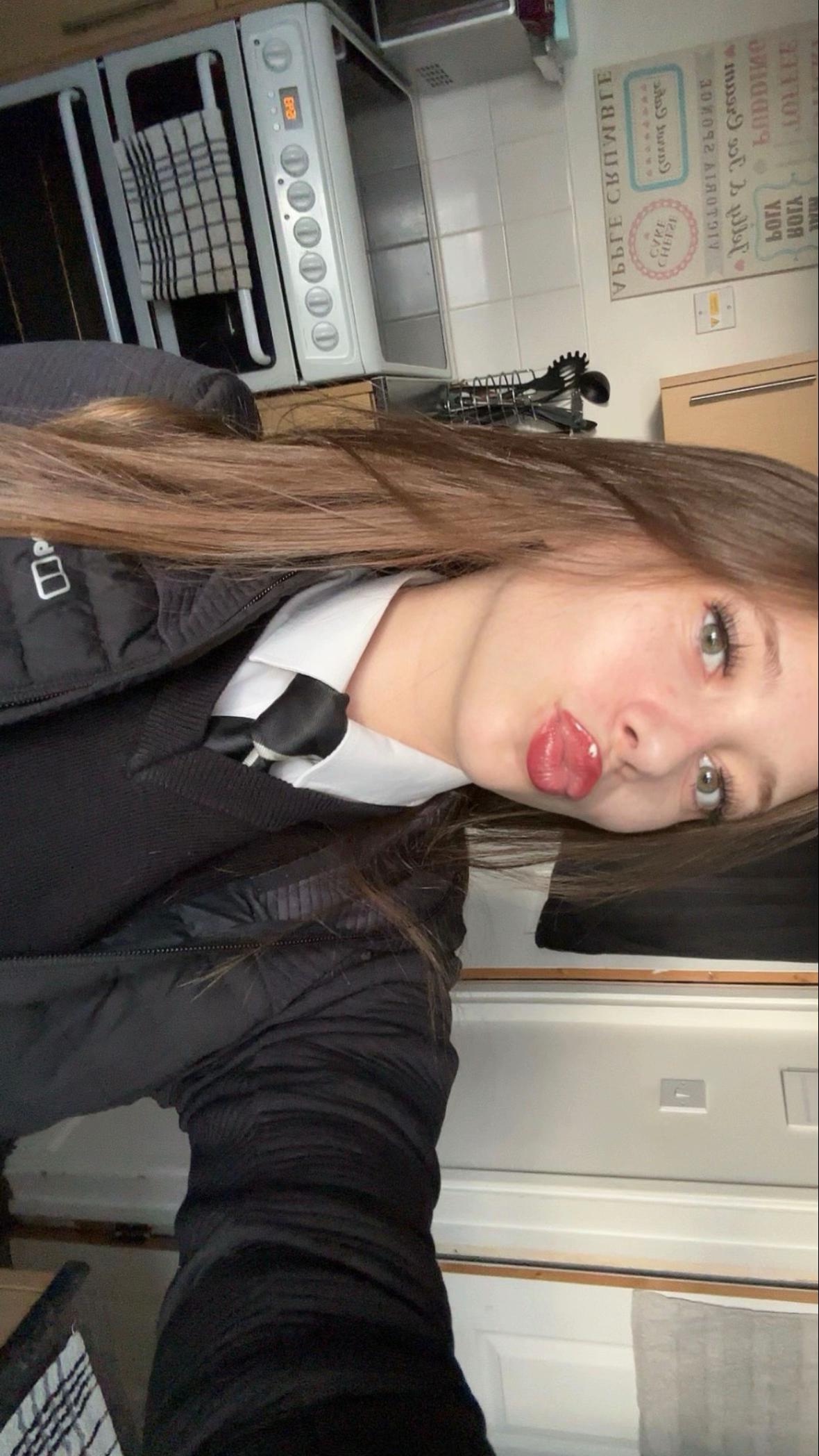 @𝐡𝐨𝐥𝐥𝐢𝐞ꨄ