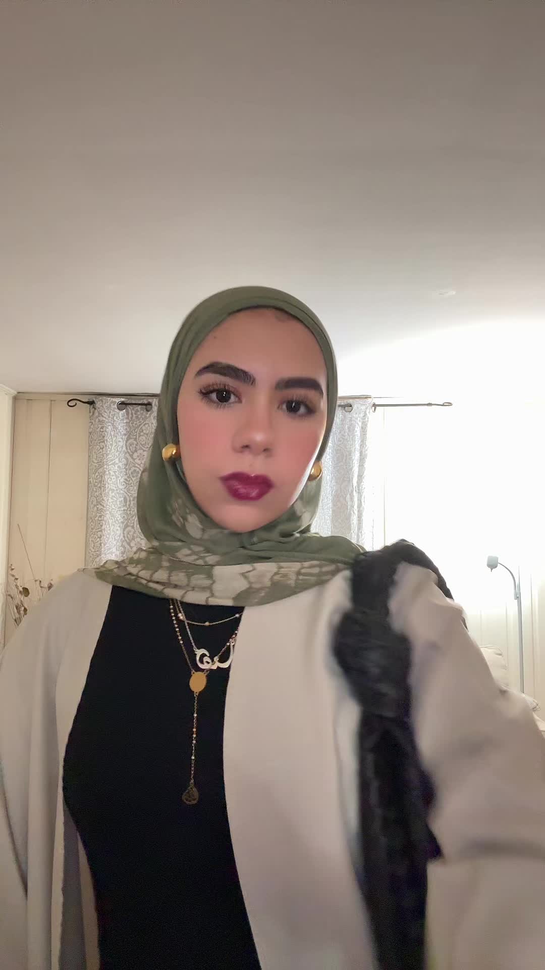 @هنا