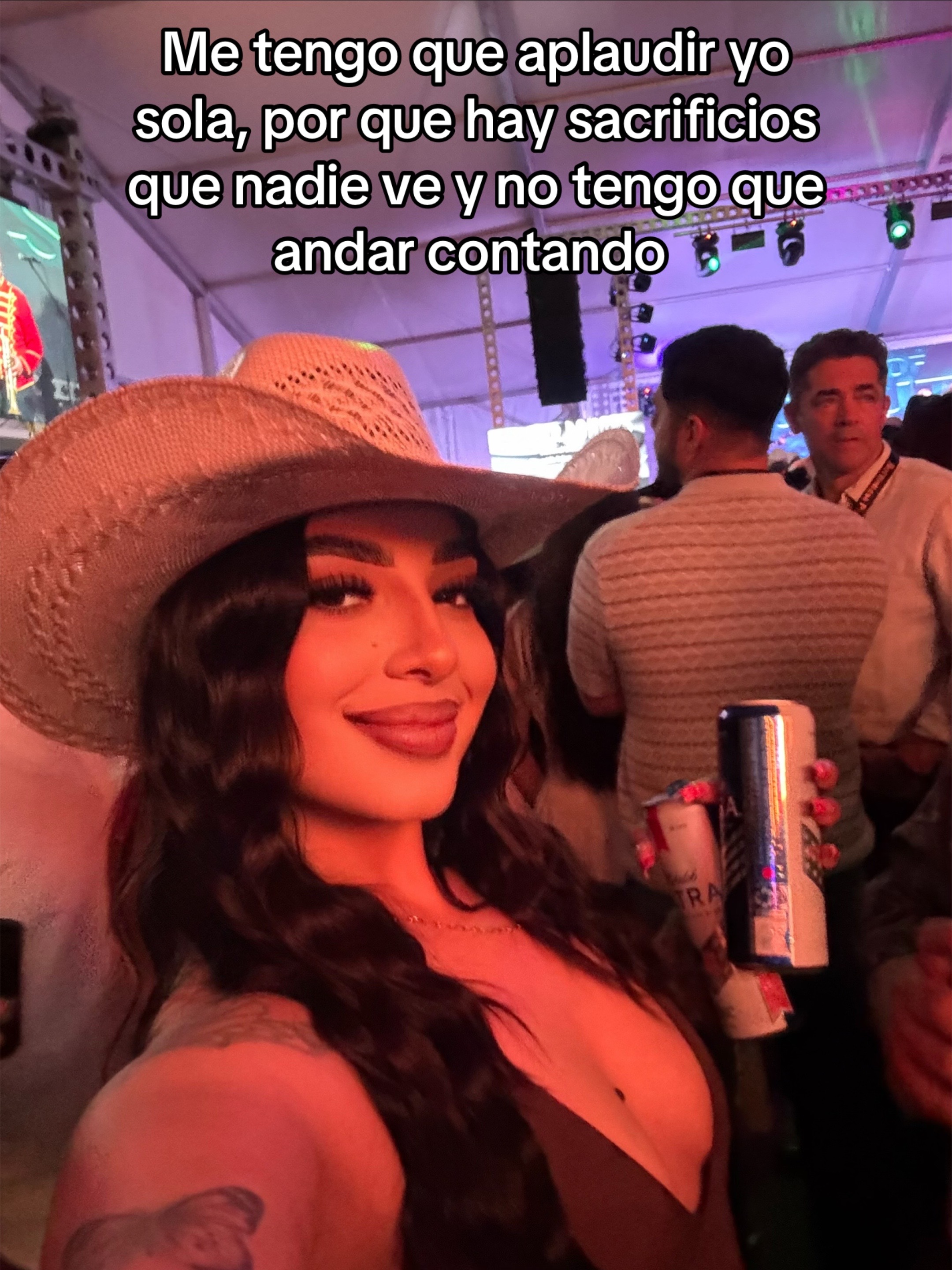 @Monicaa
