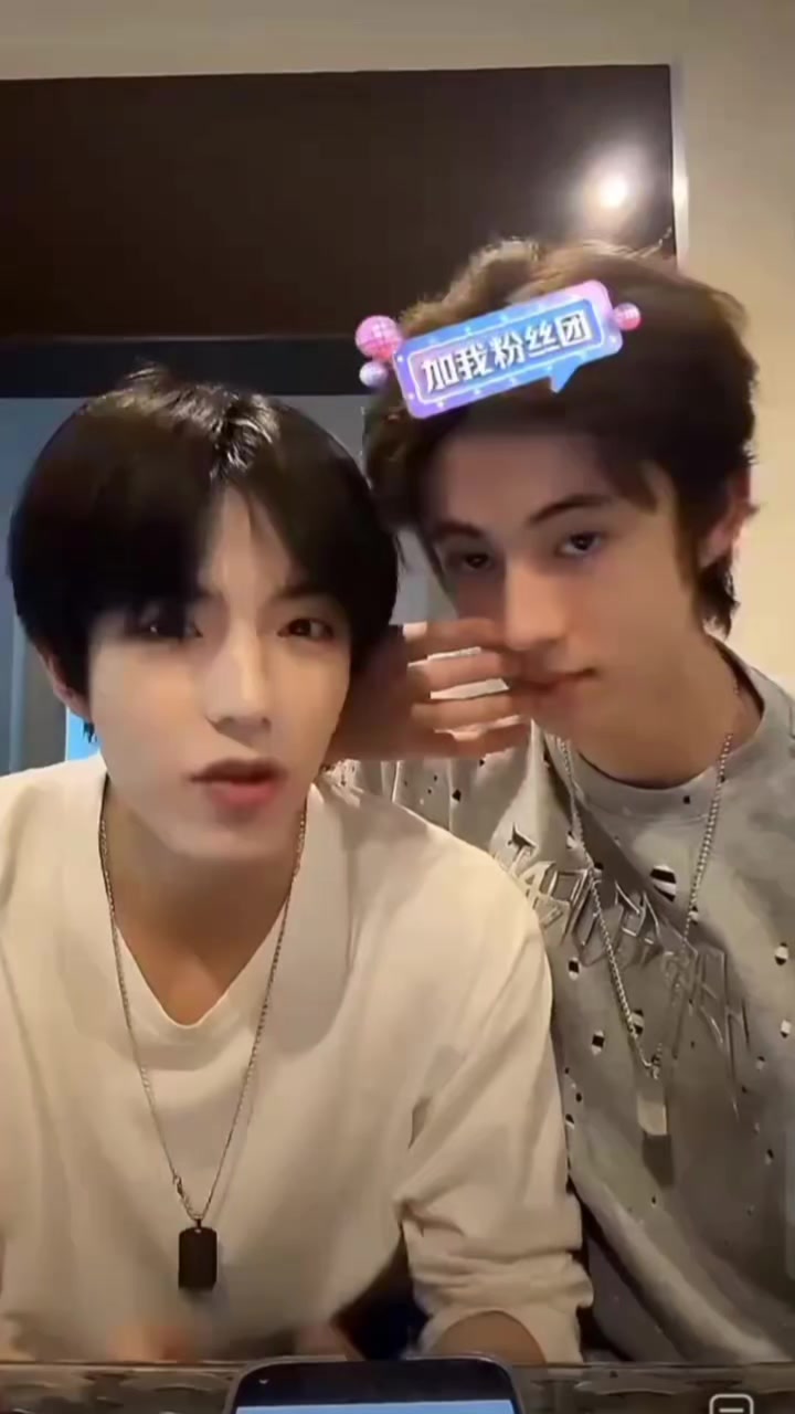 @♡ 𝐬𝐡𝐢𝐩𝐩𝐞𝐫𝐁𝐋𝐨𝐬𝐬 ♡
