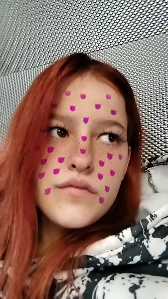 @Vyholdengirl07
