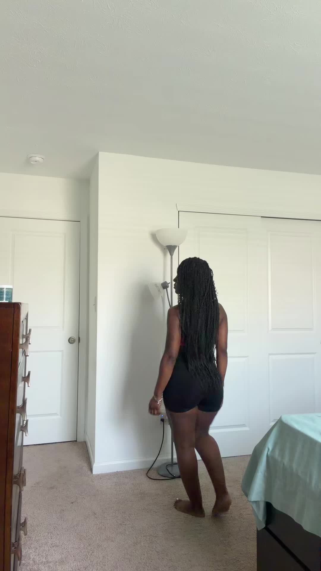 @theyadoreruthie