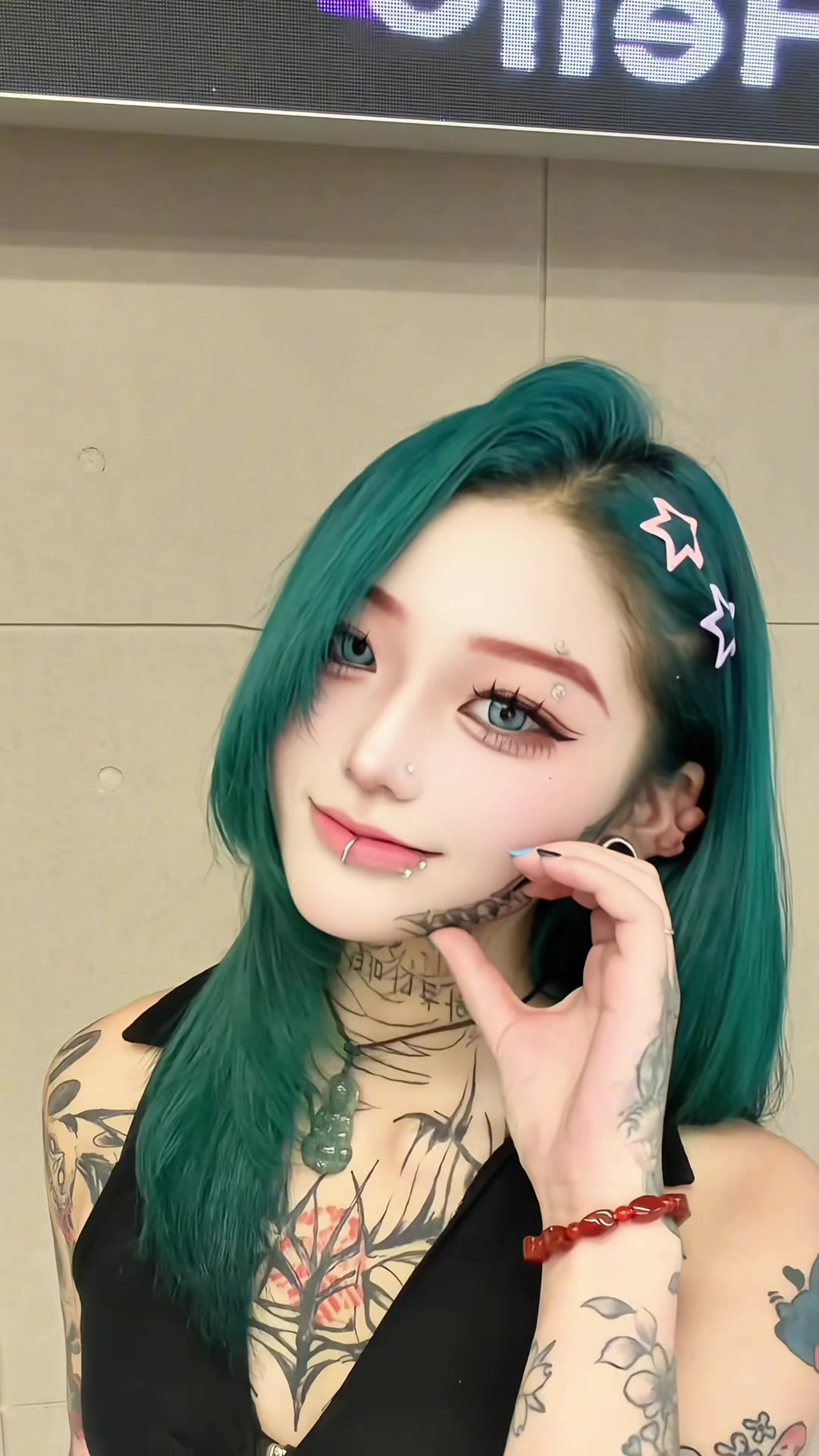 @crystaldouyin