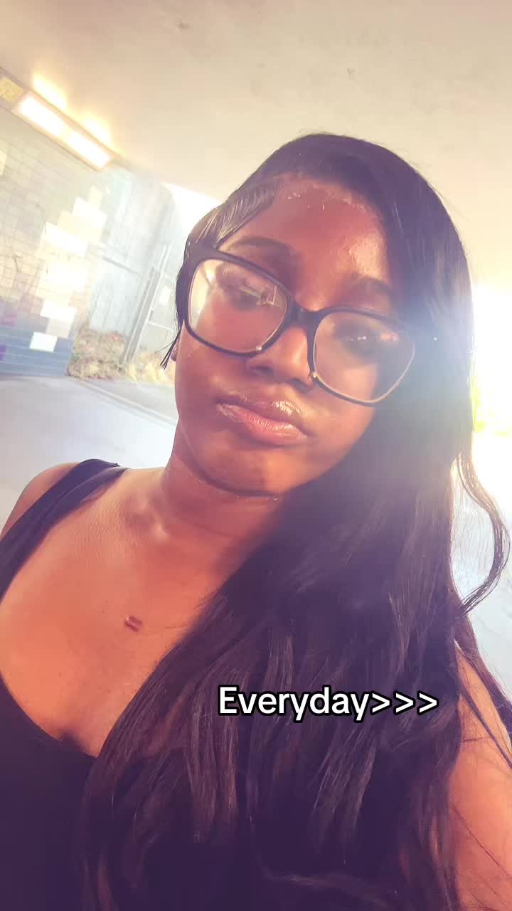 @Eleoraaaa