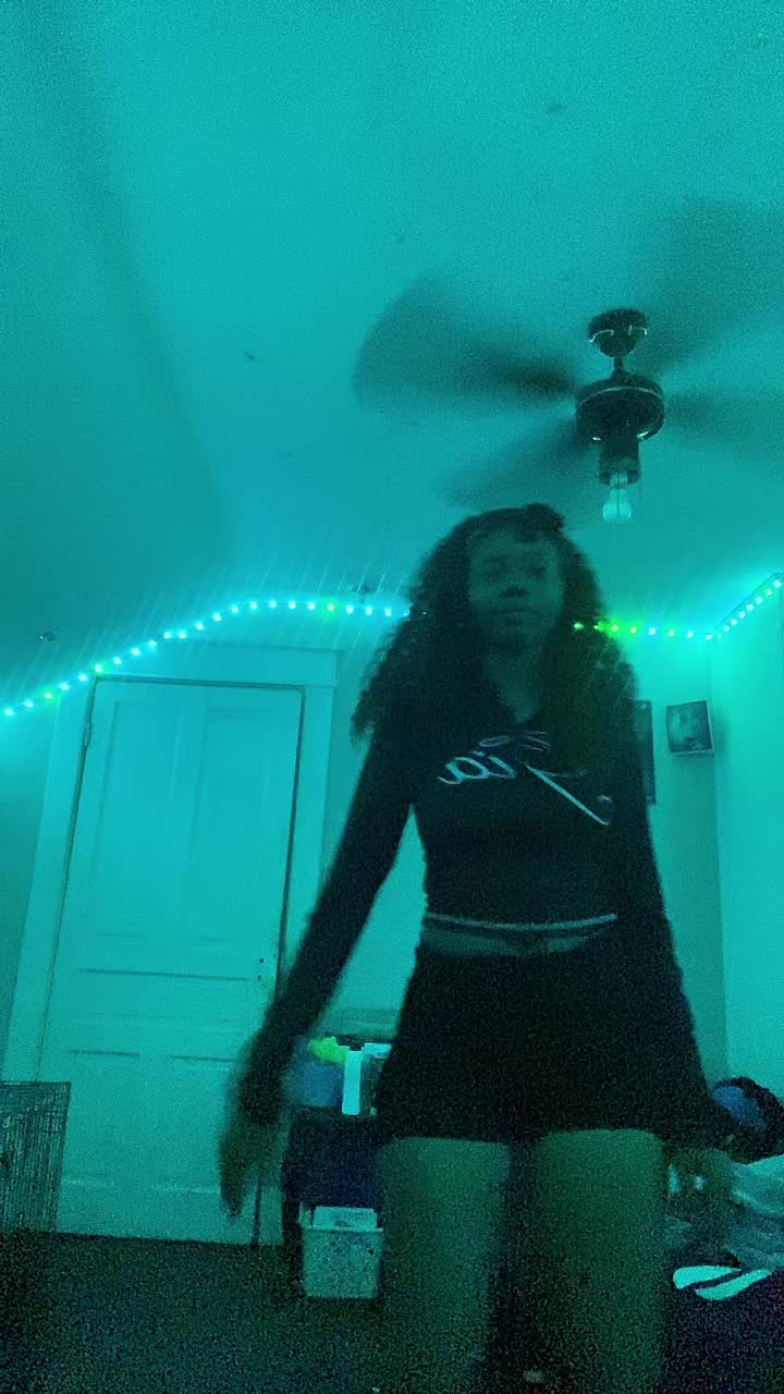@🎭