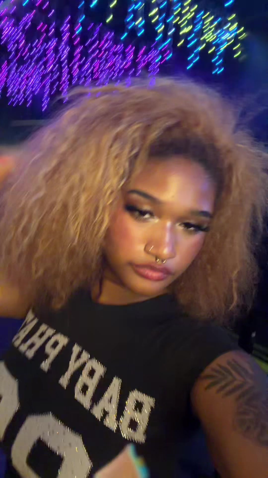@⃟