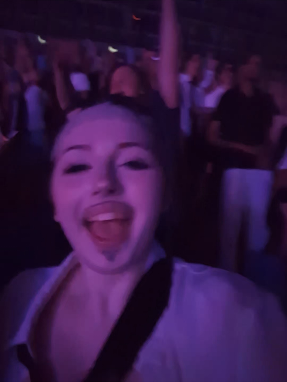 @twitch.tv/nikari_cosplay