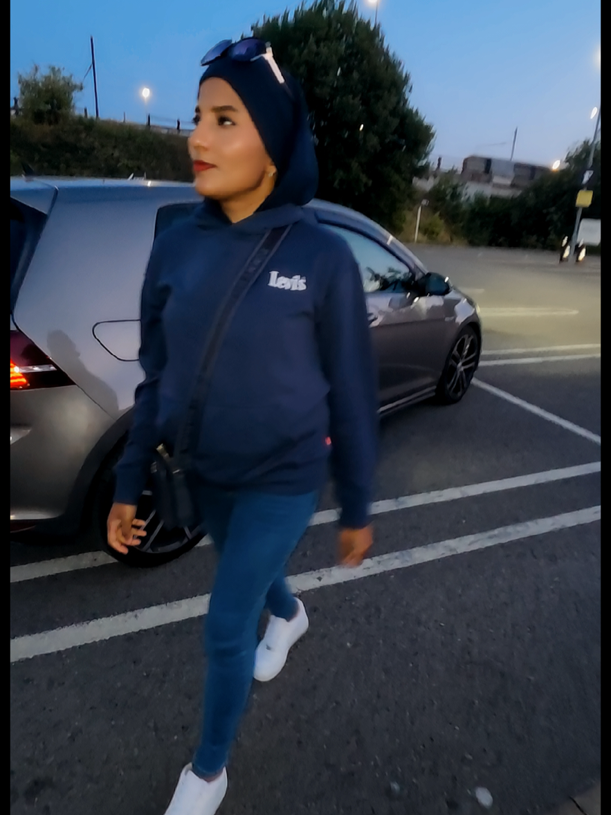 @🧕🏽
