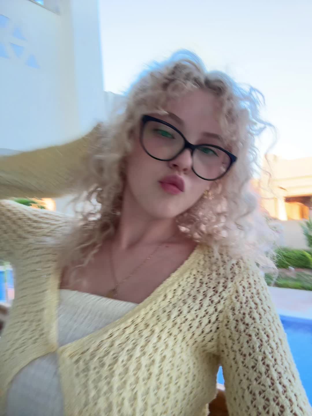 @рия вэсликс <33