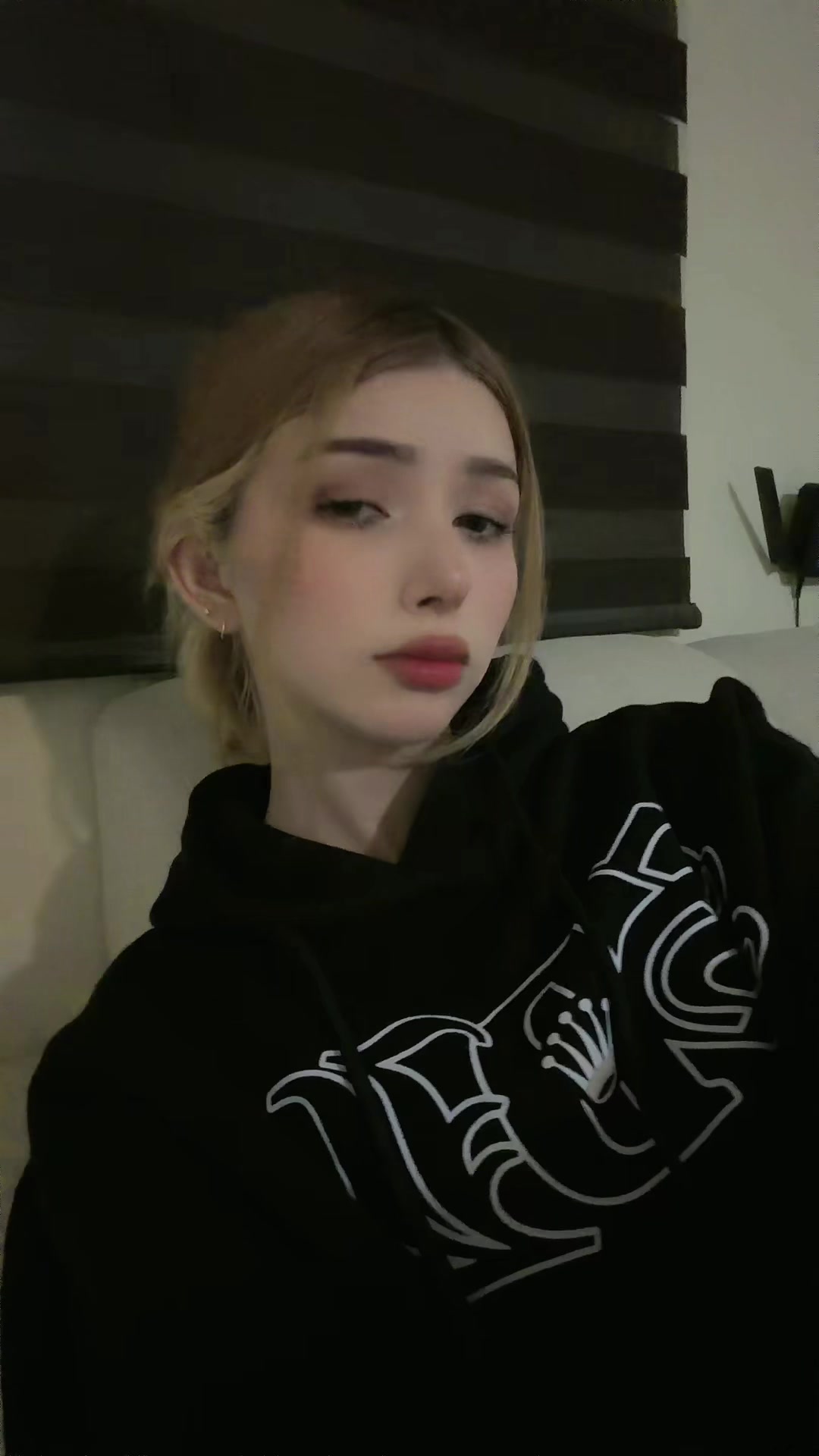 @𝓑𝓮𝓵𝓬𝔂 𝓖𝓻𝓮𝔂🍒👁️⃤