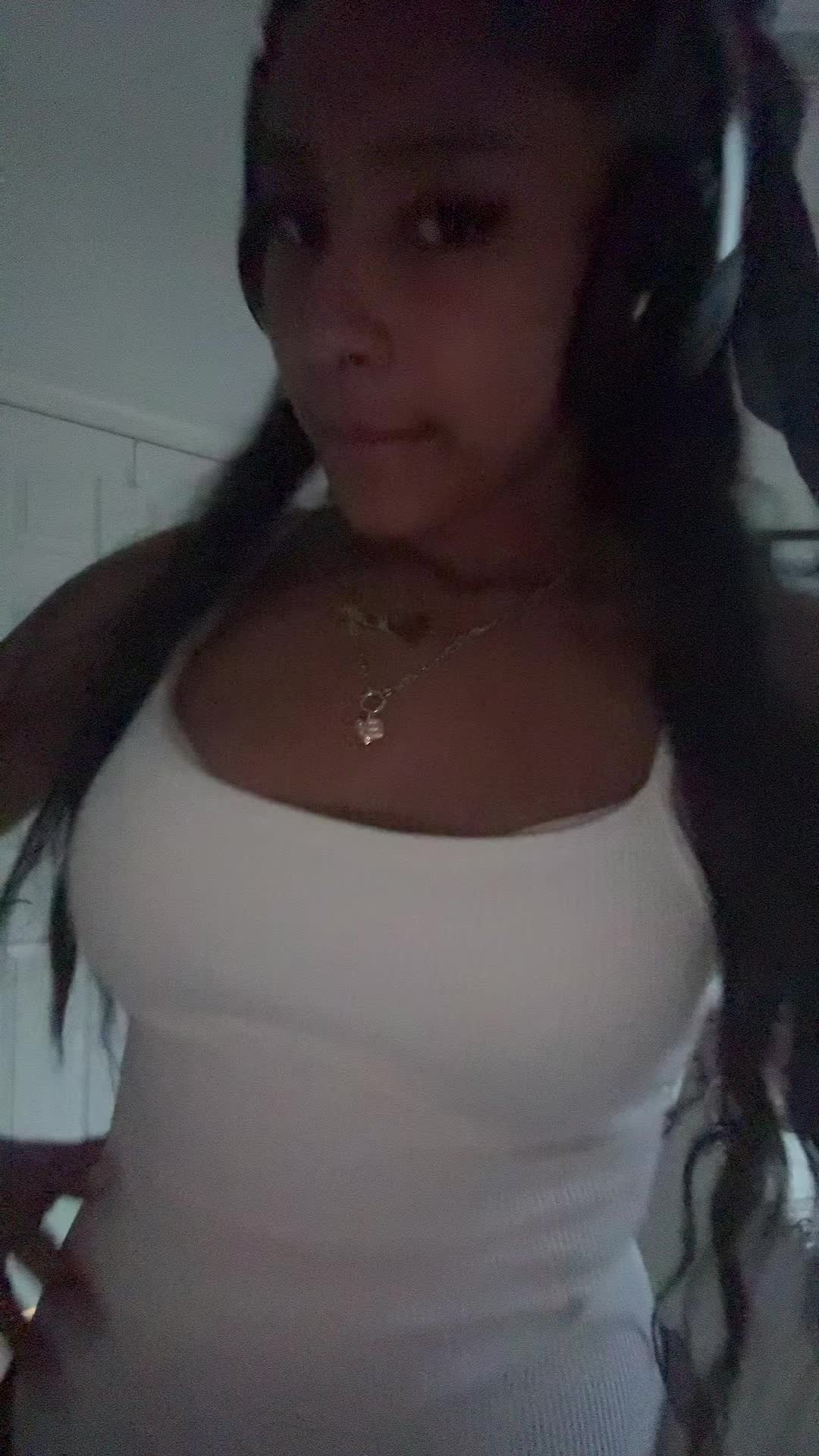 @d