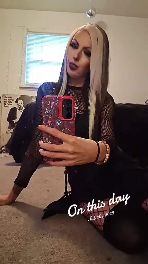 @✨️🖤 Megan 🖤✨️