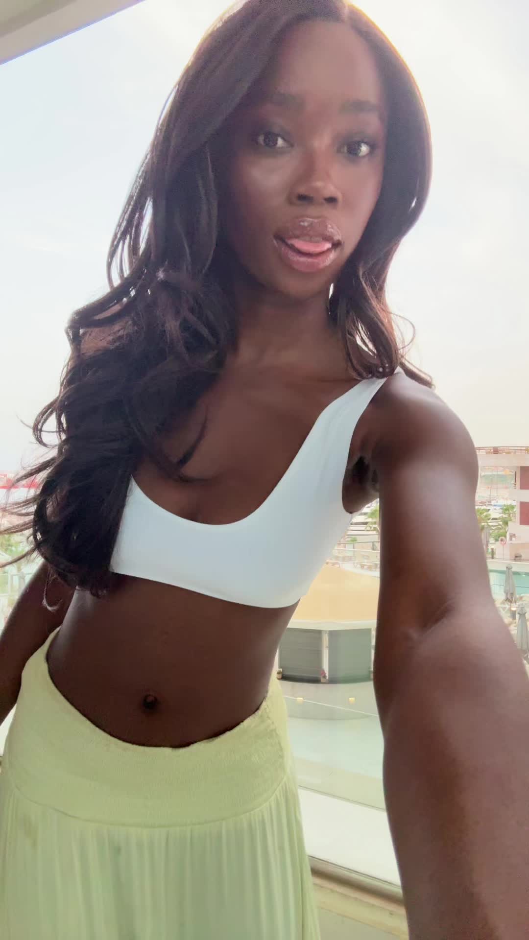 @Ami_jolieee