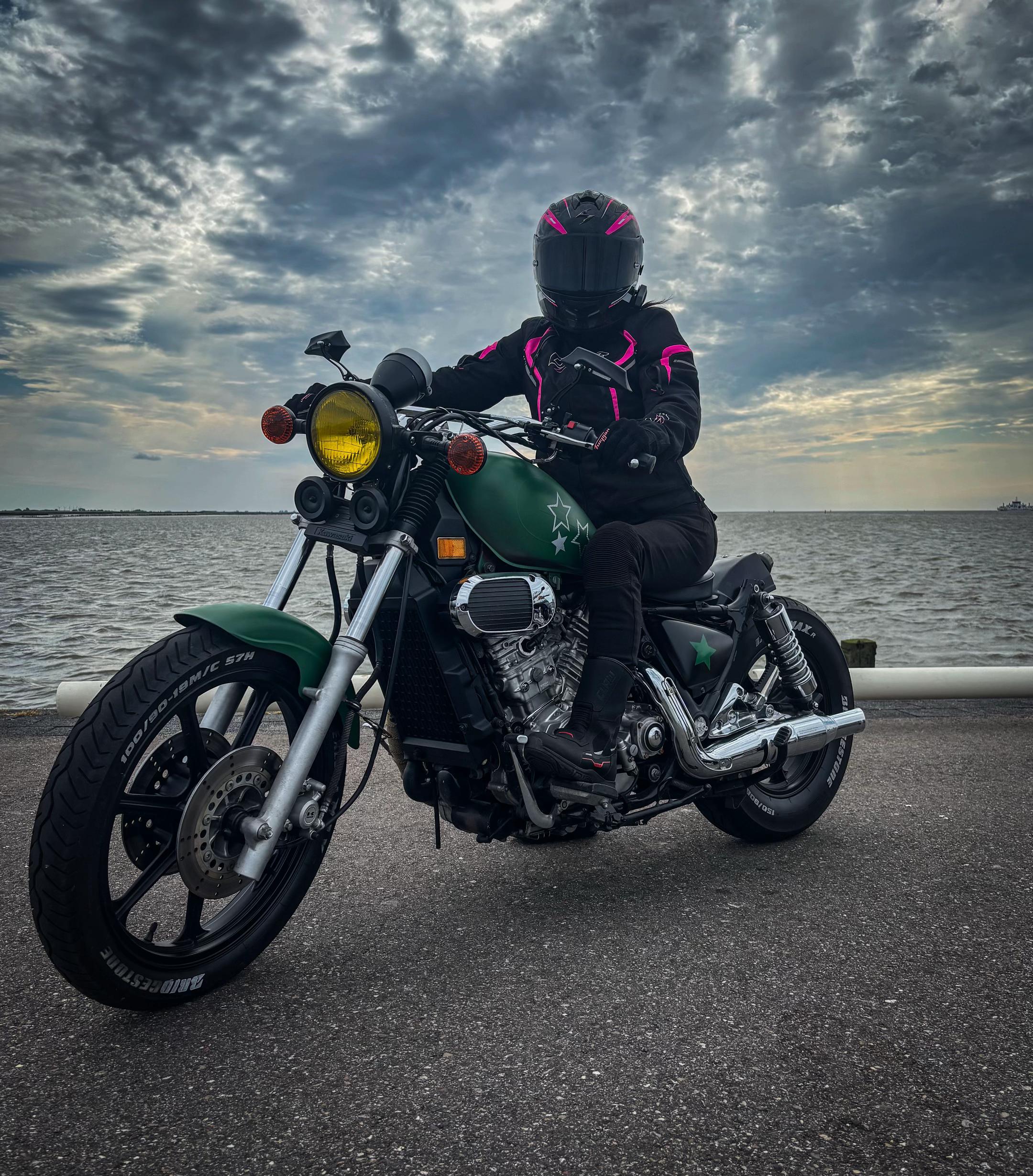 @pink_bikergirl