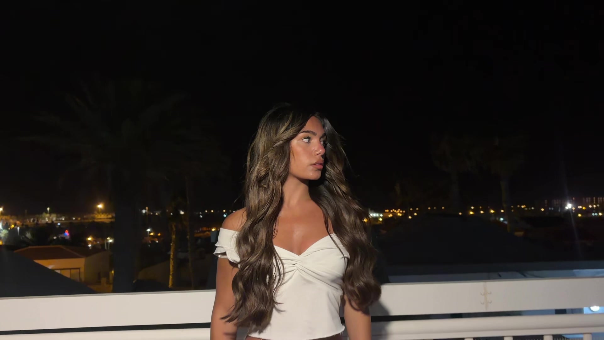 @ellishakarim_