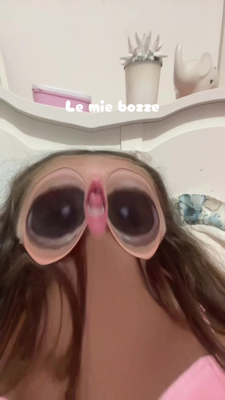 @angela_molly