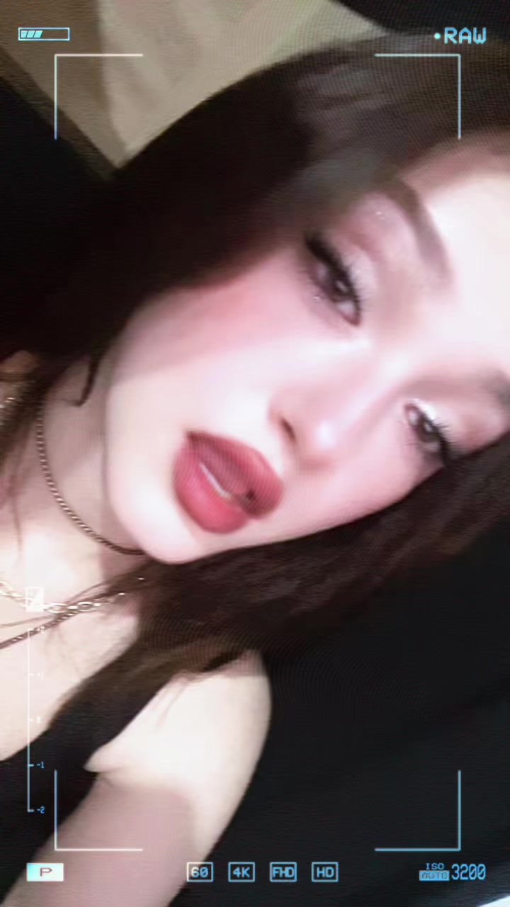 @Aleyna Akg&uuml;n