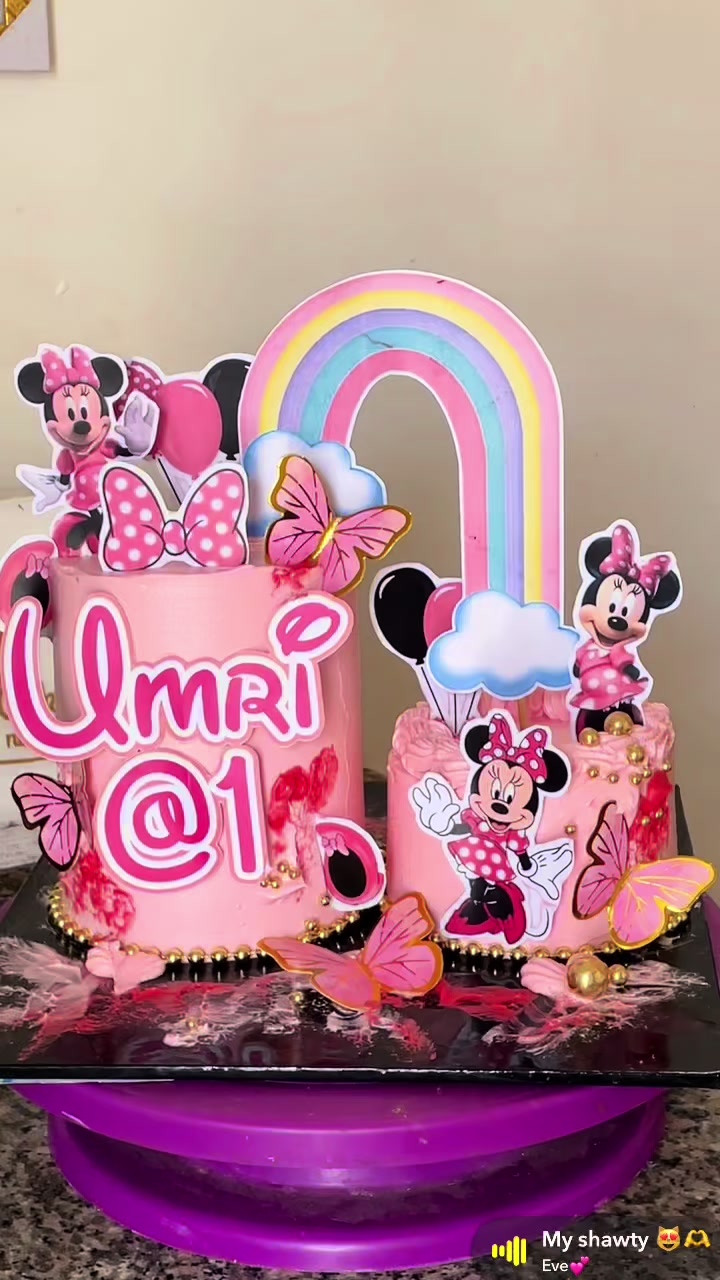 @halys_cakes_nd_more