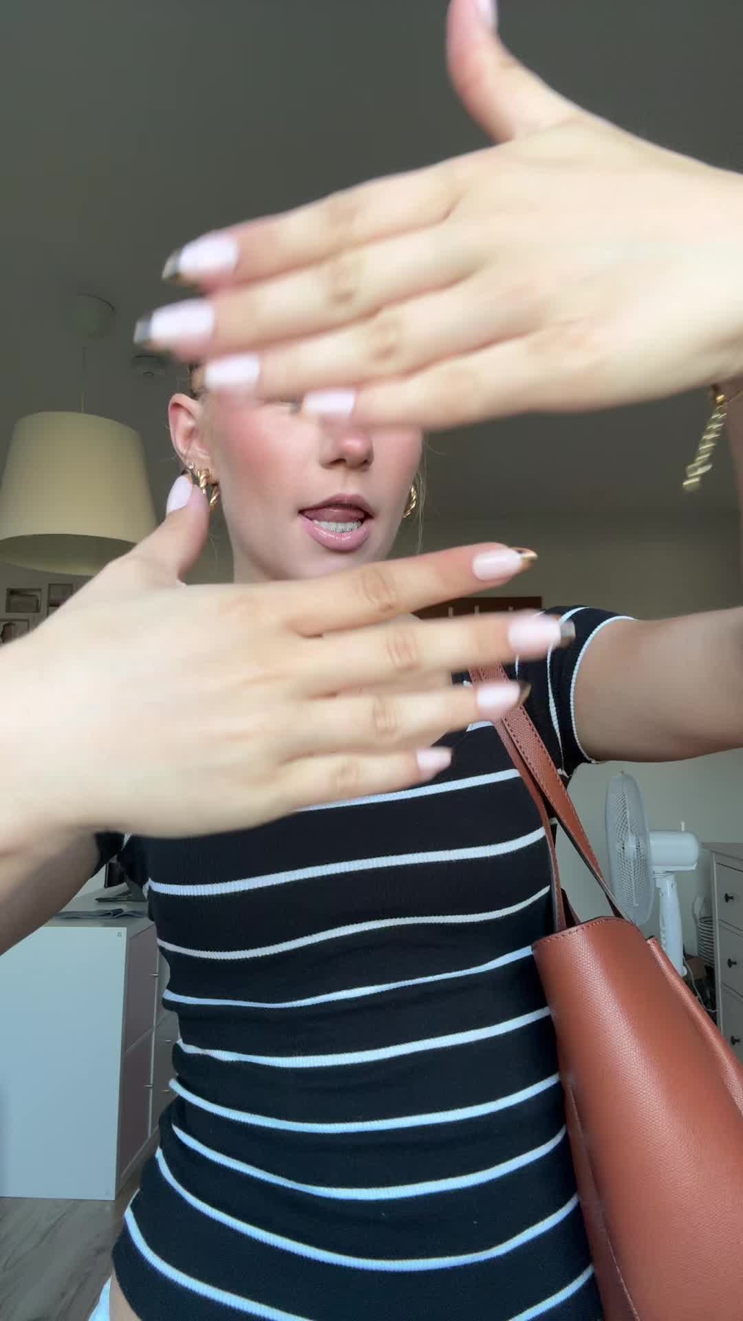 @slrlara