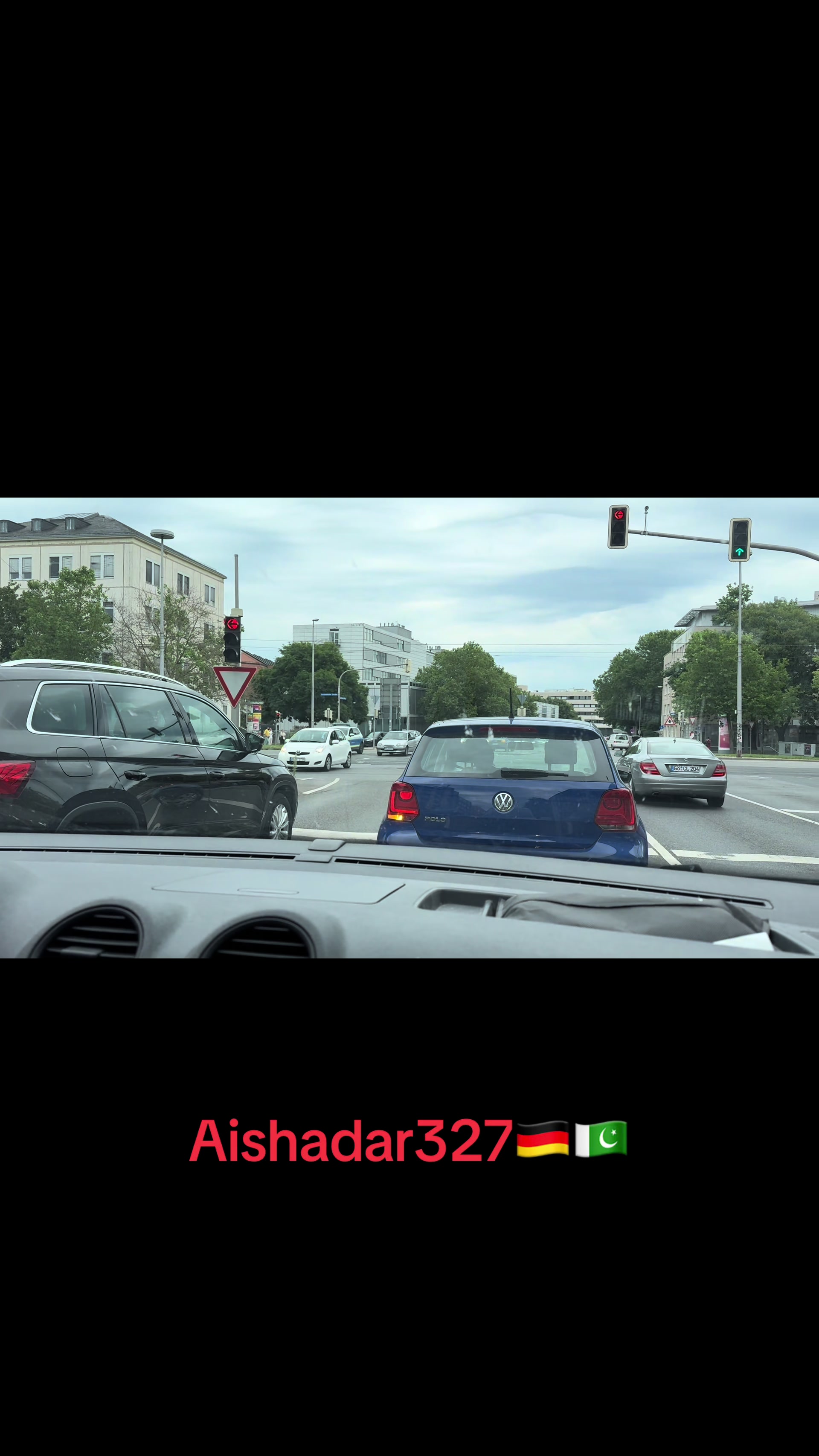 @Aishadar327🇩🇪🇵🇰