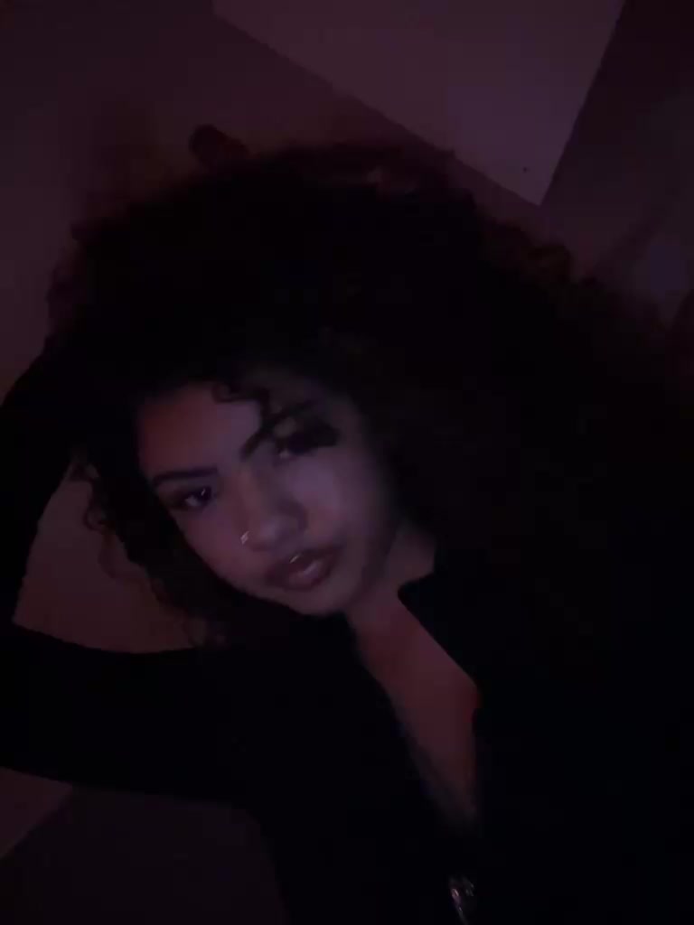 @_lxllyyy_🧟&zwj;♀️