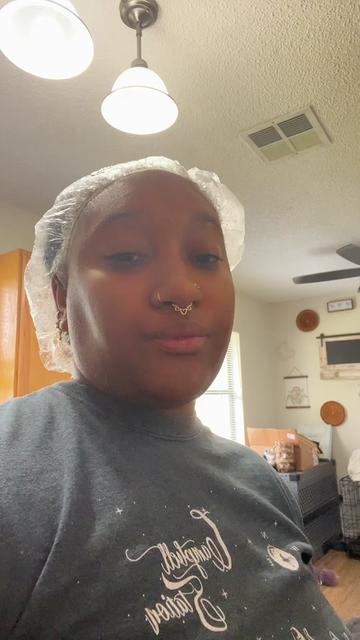@👸🏽🪻