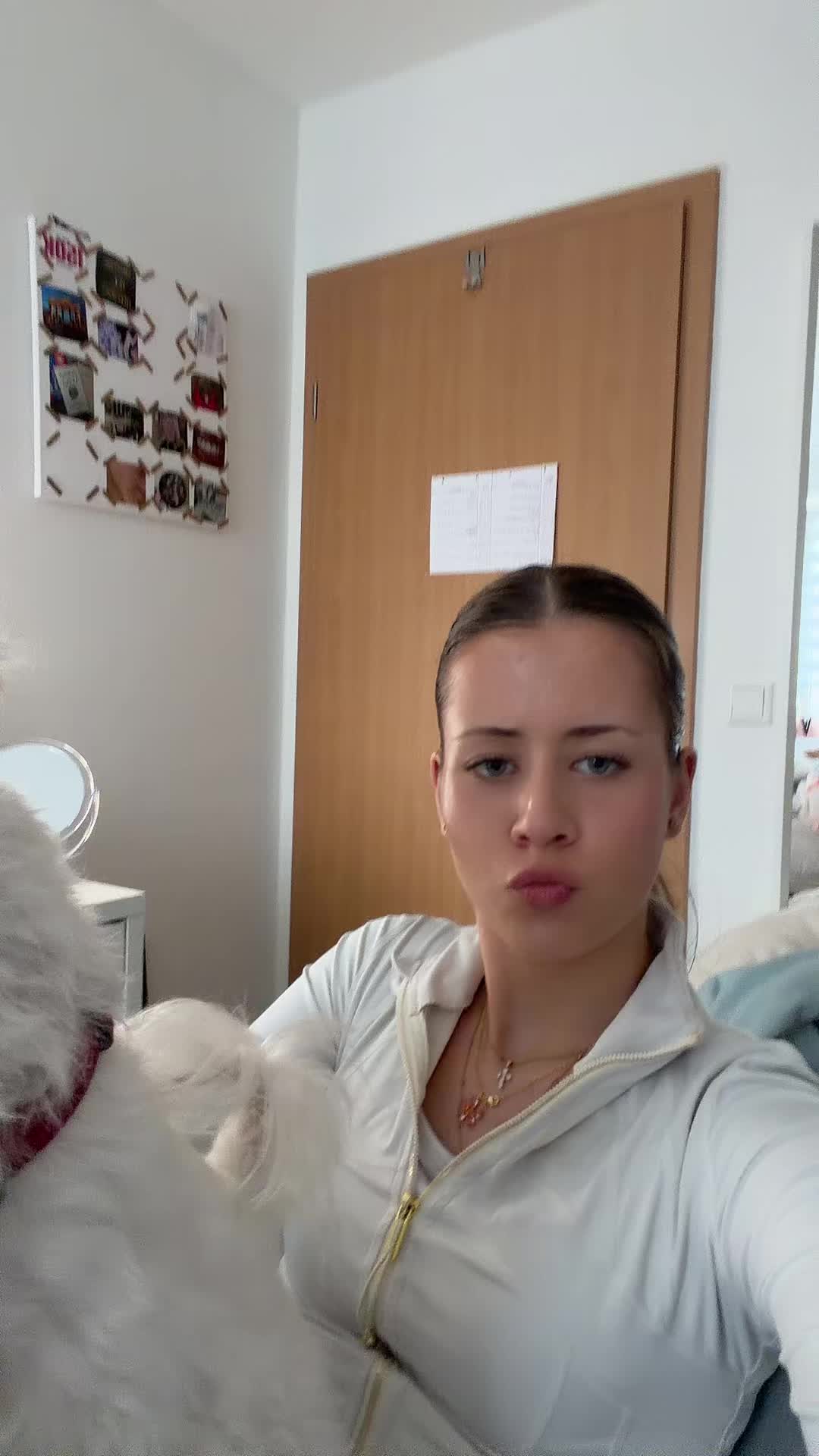 @lauraa_lckk