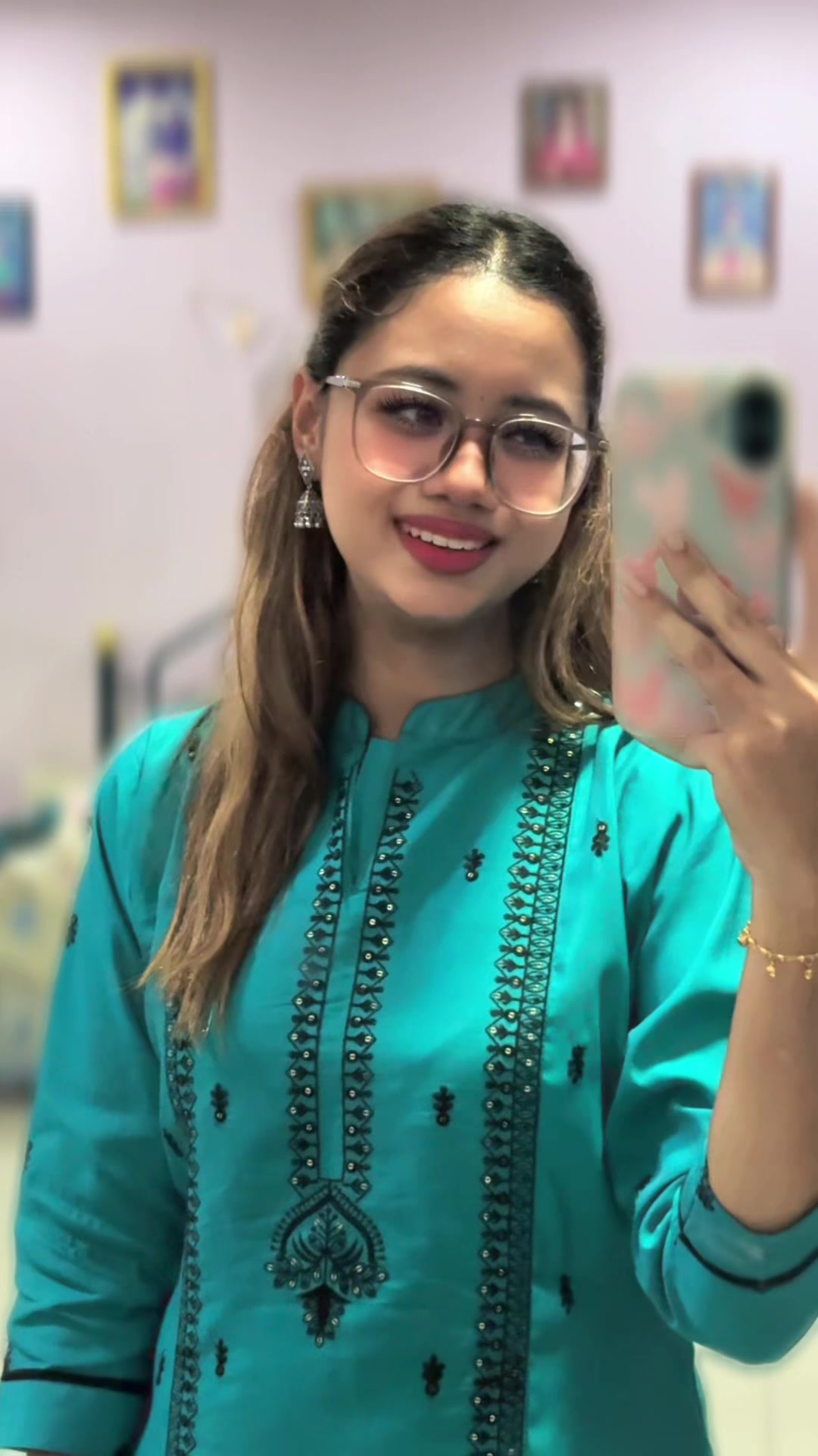 @🕊️🤍Karthigaa 🤍🕊️