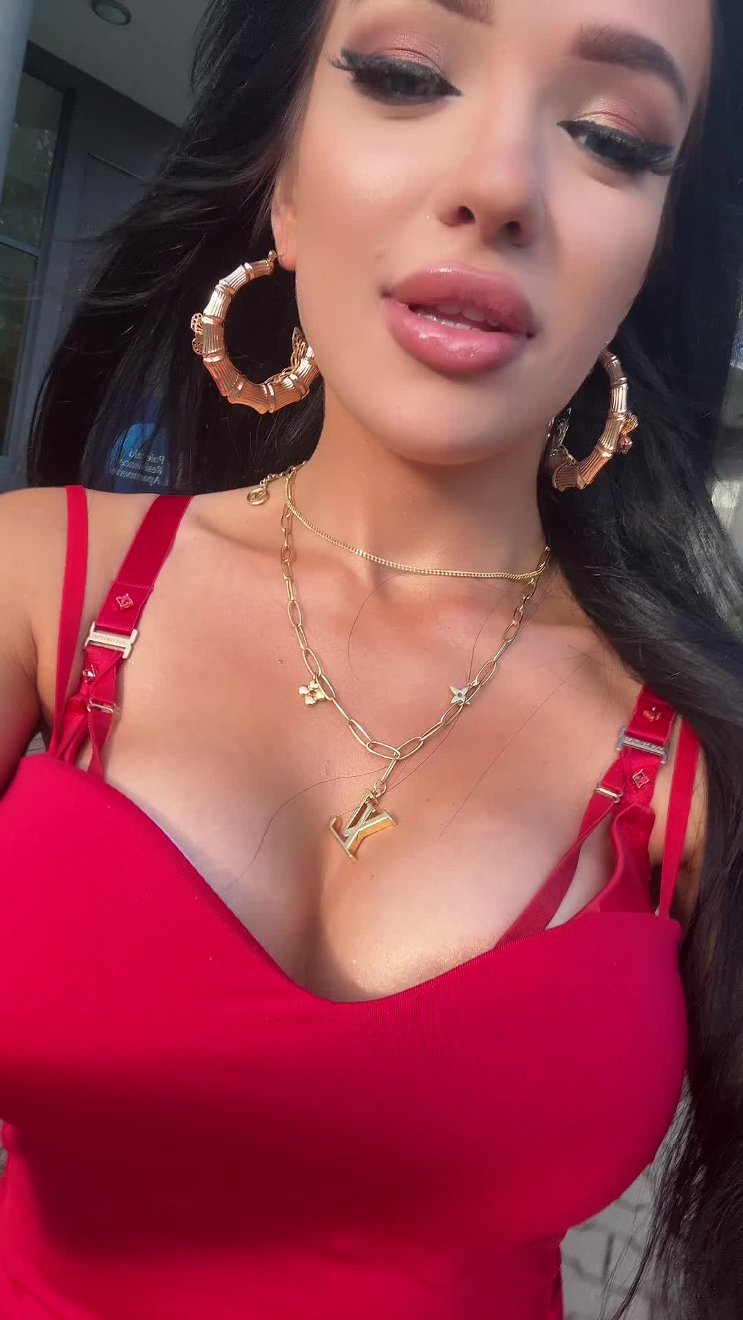 @izzi_official