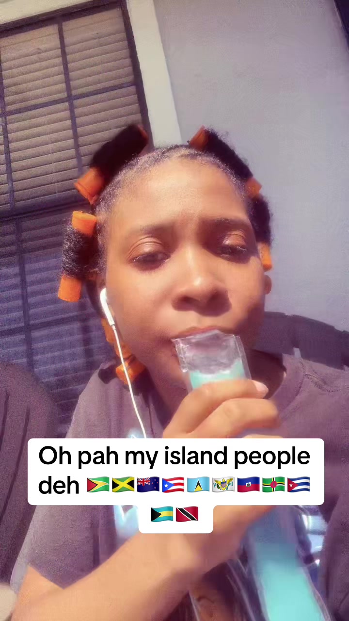 @cruzan.roses_✨🦋🇻🇮🇻🇮