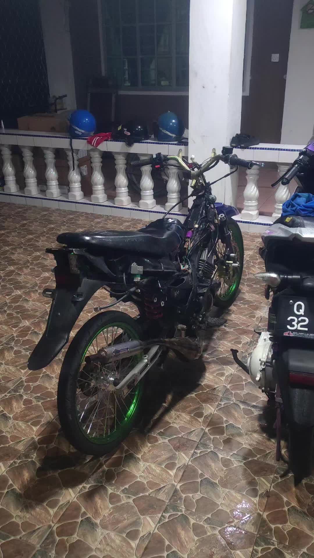 @Apiqqqqqqqqq