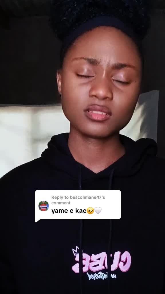 @kellygraciousm