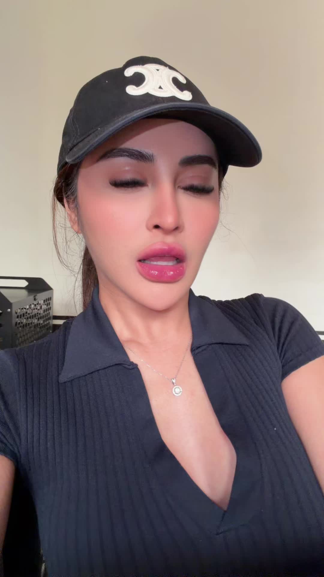 @lauraaas__