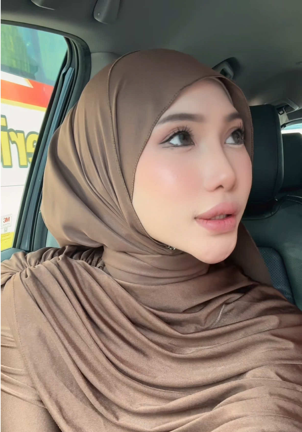 @alissazam