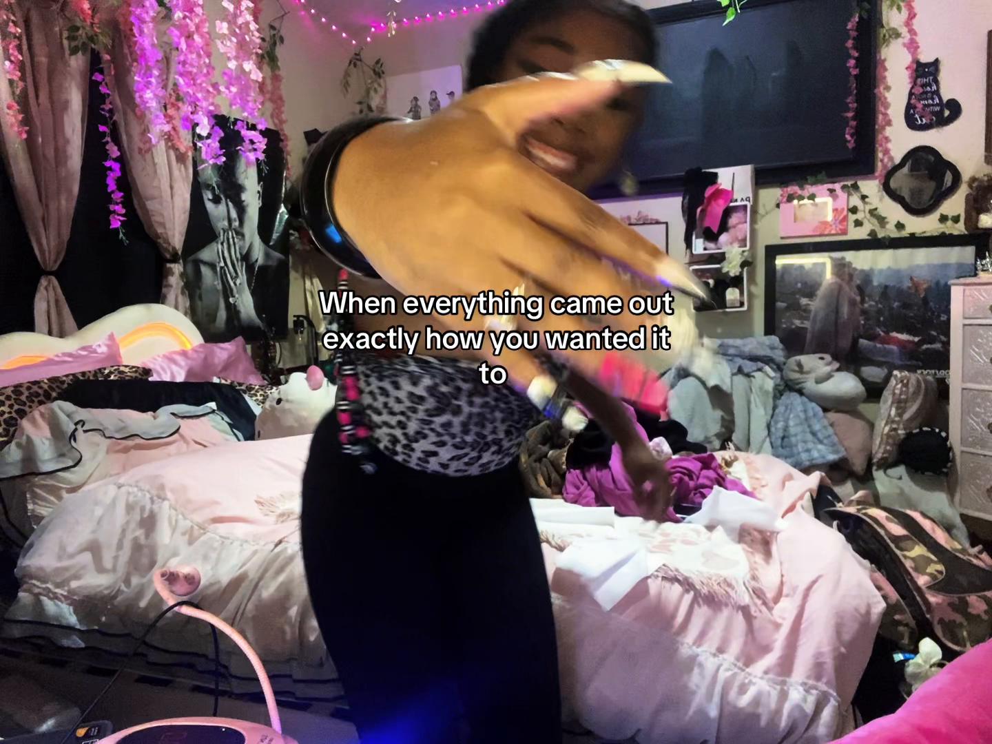 @LeonnaMarie ᥫ᭡