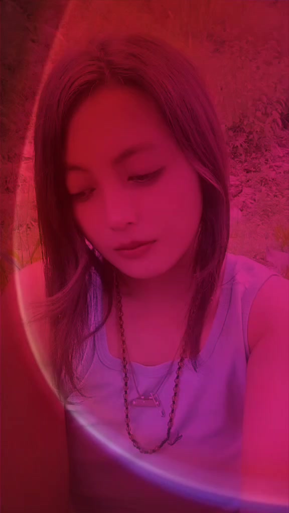 @Addicte with phone 😆