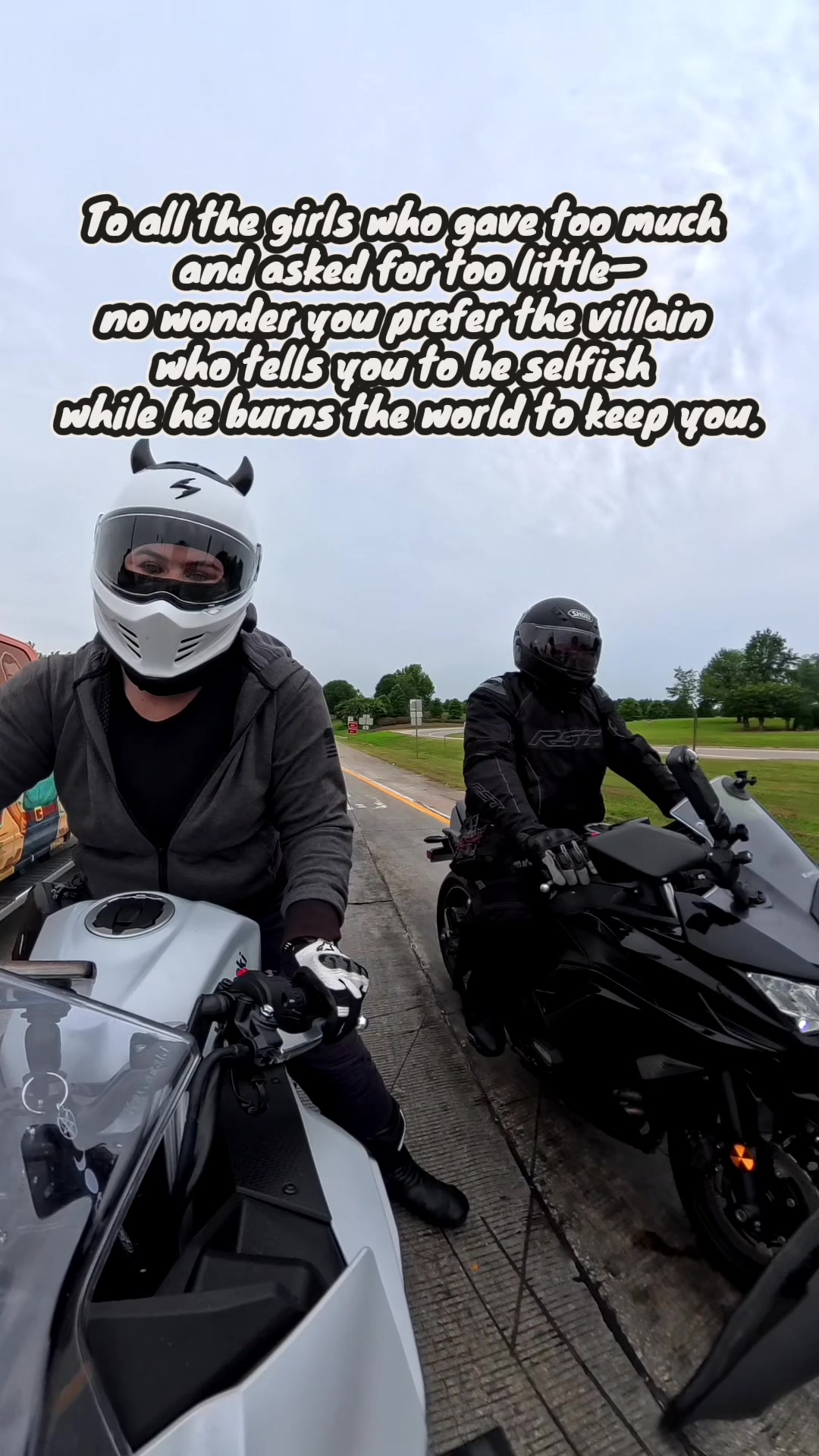 @MoonlitMoto