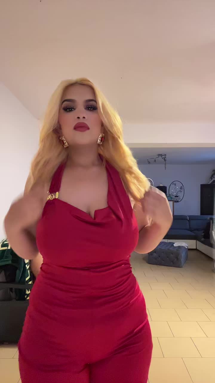 @Emily Dior